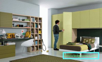 Genç oğlan için kanepe Genç bir çocuk için kanepe