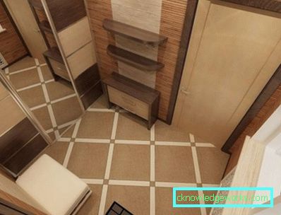 Kruşçev'deki küçük salon - dar bir koridorun tasarımının fotoğrafı