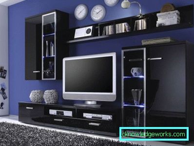 Modern tarzda oturma odasında TV'nin altındaki duvarlar (50 iç mekan fotoğrafı)