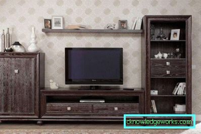 Modern tarzda oturma odasında TV'nin altındaki duvarlar (50 iç mekan fotoğrafı)